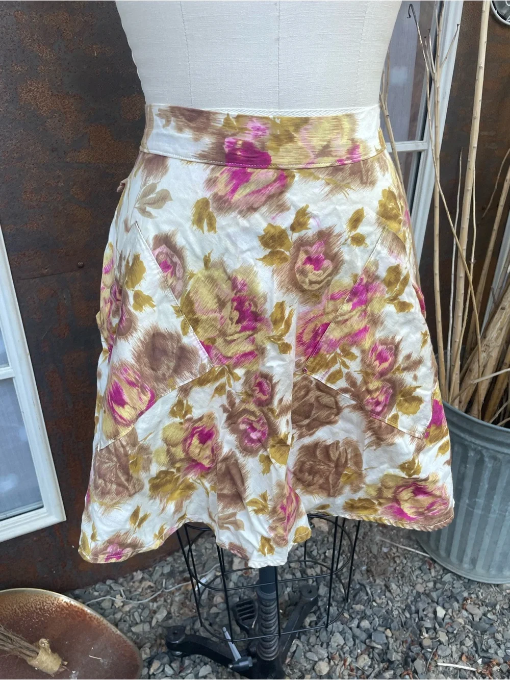 Vintage Floral-Print Half Apron